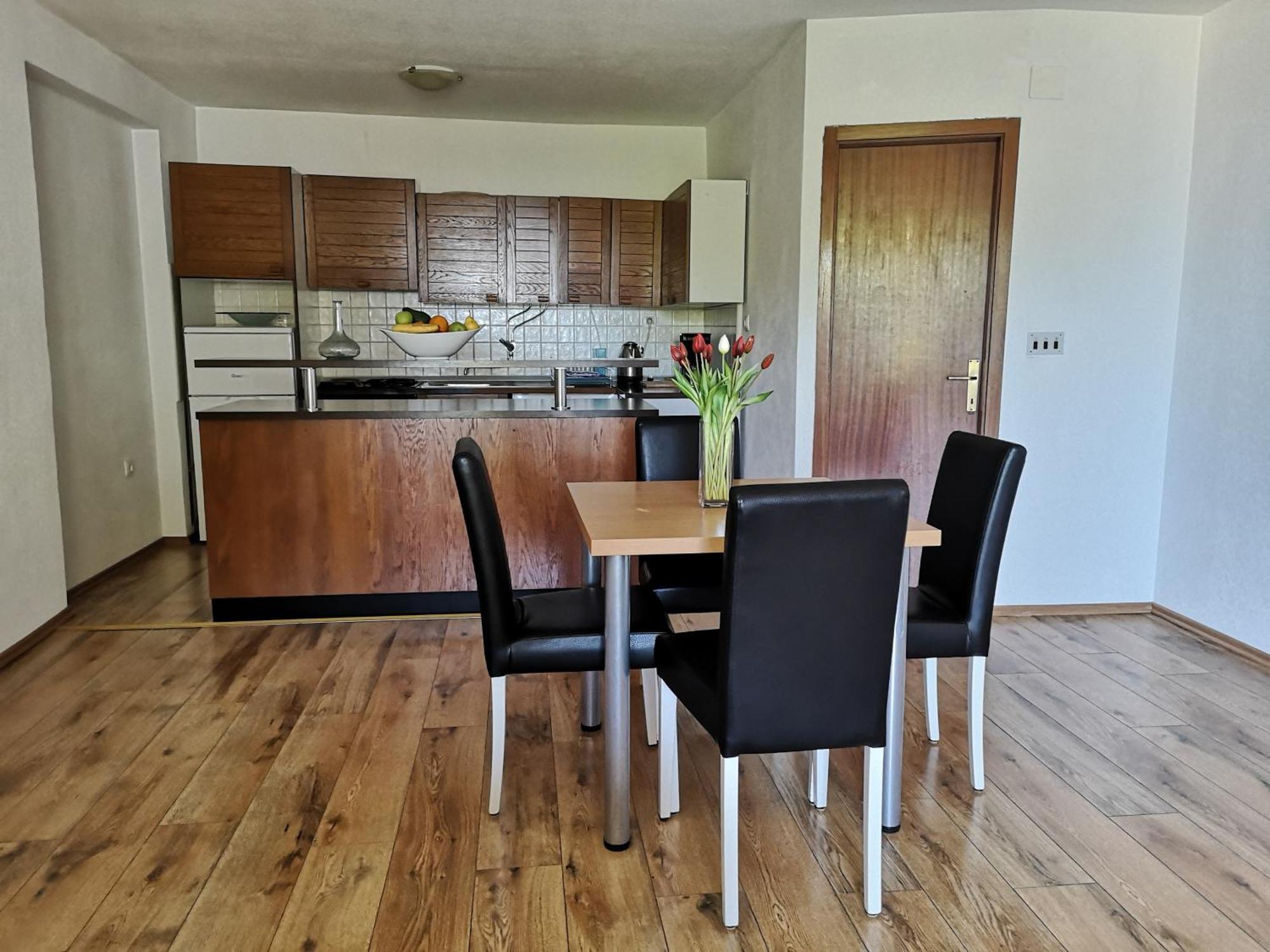 Apartmani Neva Makarska Ngoại thất bức ảnh