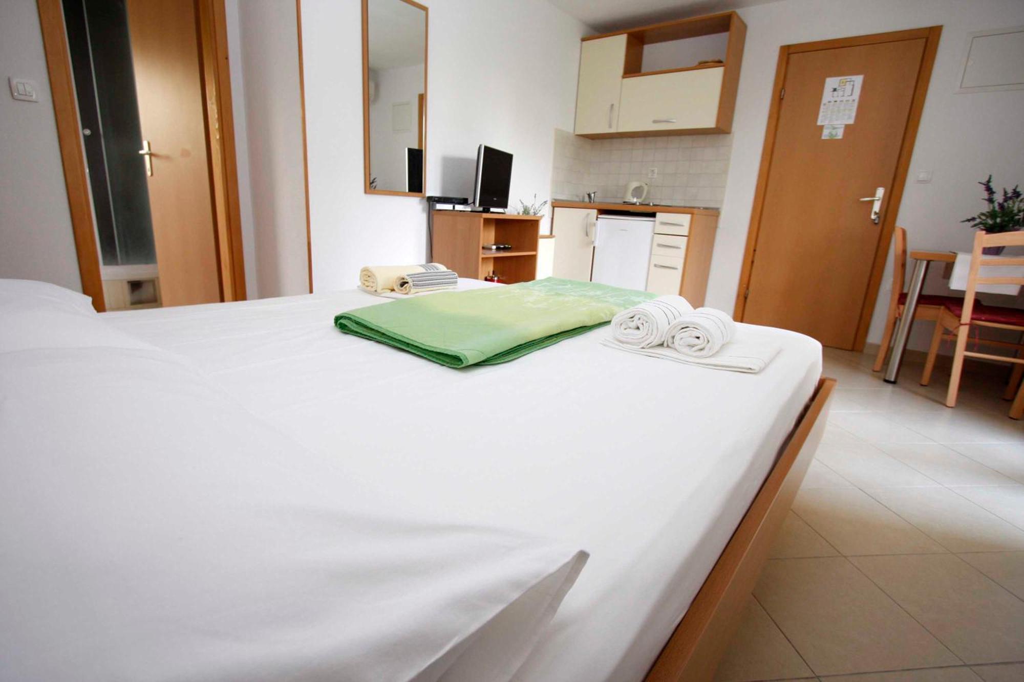 Apartmani Neva Makarska Ngoại thất bức ảnh